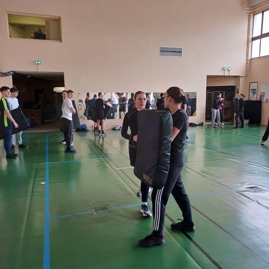 Cadets de la Gendarmerie de la Somme en formation de défense